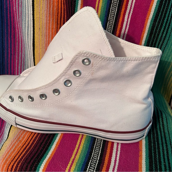 Chuck Taylor All Star Canvas
UNISEX HIGH TOP - Picture 8 of 8